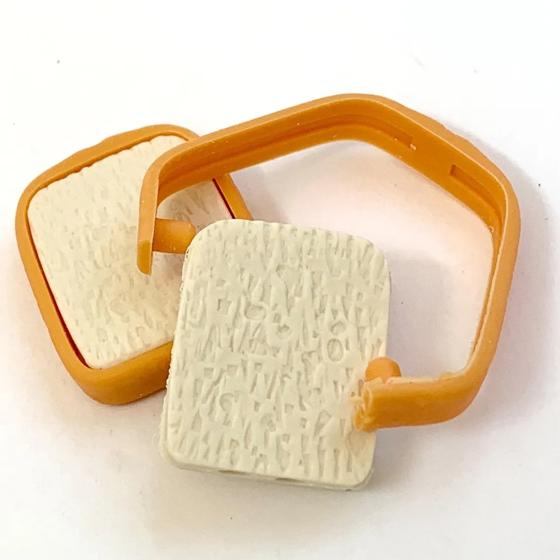 X 38073 2 SLICES OF BREAD ERASER-DISCONTINUED